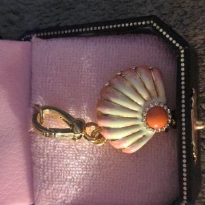 Juicy couture clam shell charm (rare)
